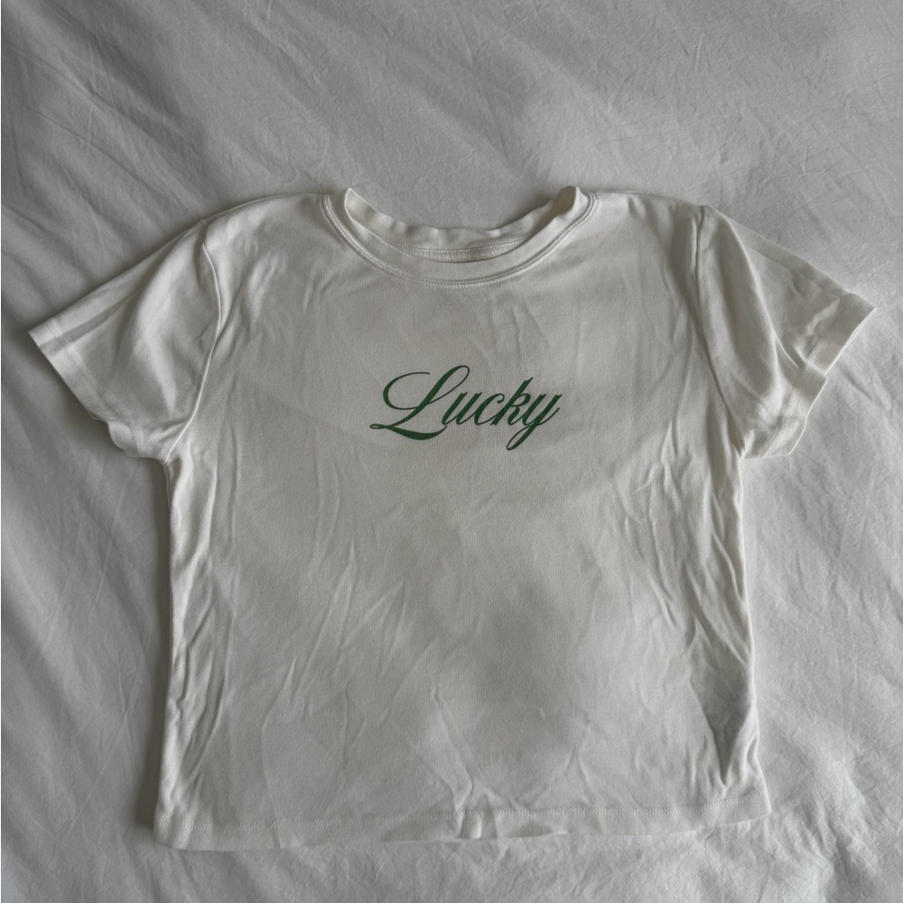 White 'Lucky' Graphic Tee by Alice & Wonder, size L